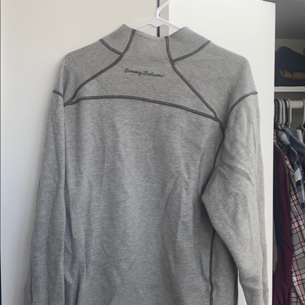 Tommy Bahama Quarter Zip Pullover, Large. - Picture 4 of 4